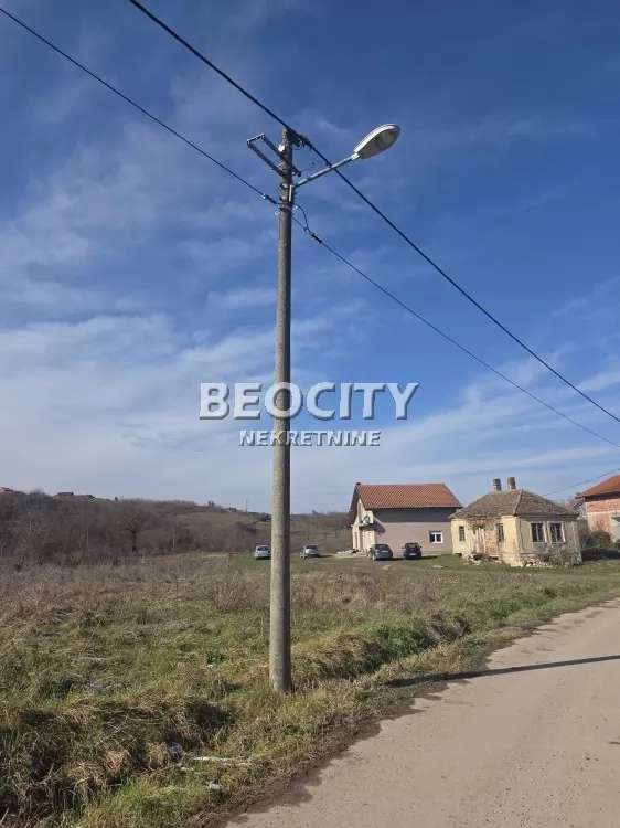 Plac, Sremčica, Lukiceva ID: 129515 2