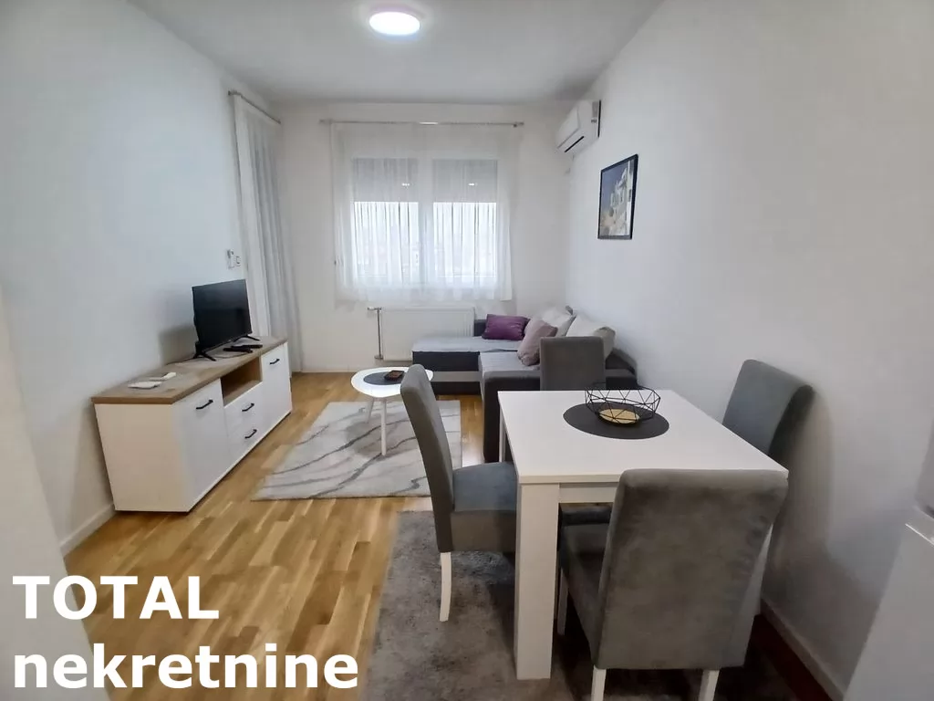 Stanovi,NOVI SAD,CENTAR,kv: 38.00, € 400, ID: 9189885 1