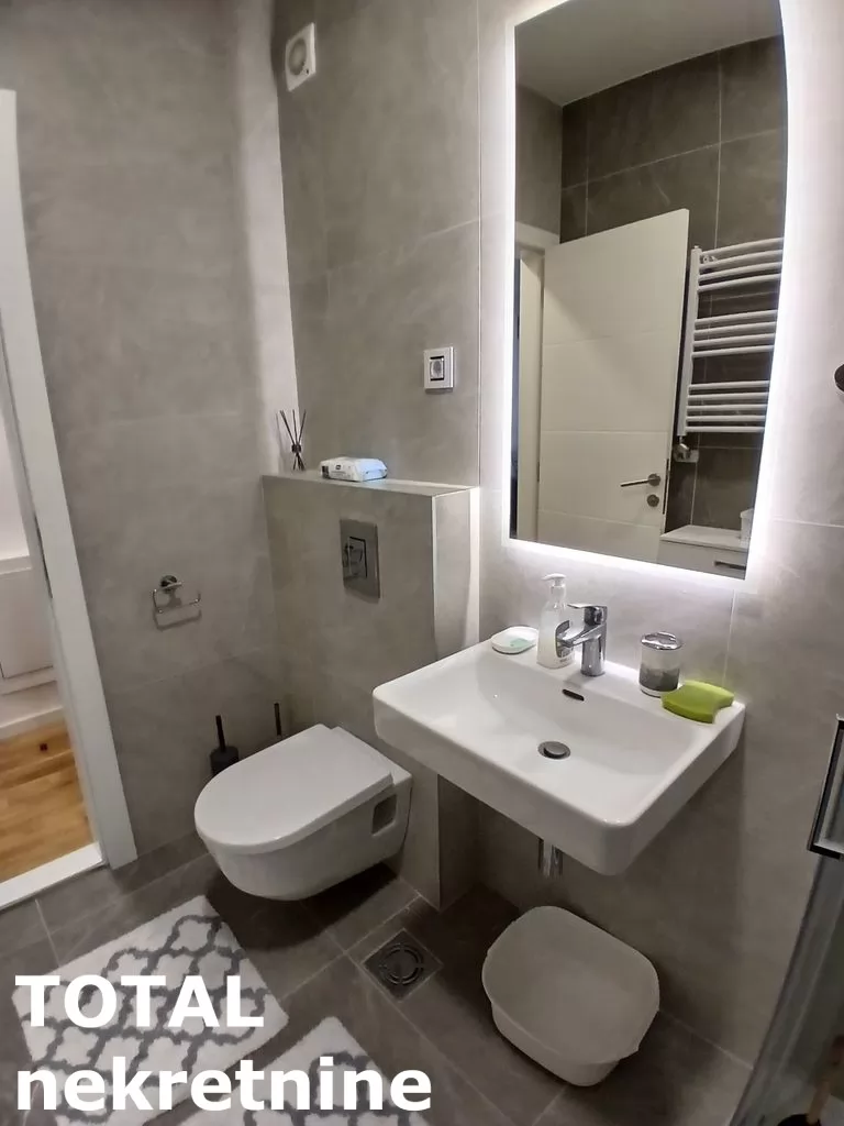 Stanovi,NOVI SAD,CENTAR,kv: 38.00, € 400, ID: 9189885 11