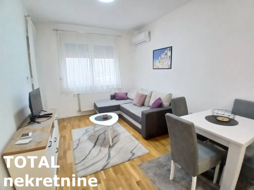 Stanovi,NOVI SAD,CENTAR,kv: 38.00, € 400, ID: 9189885 4