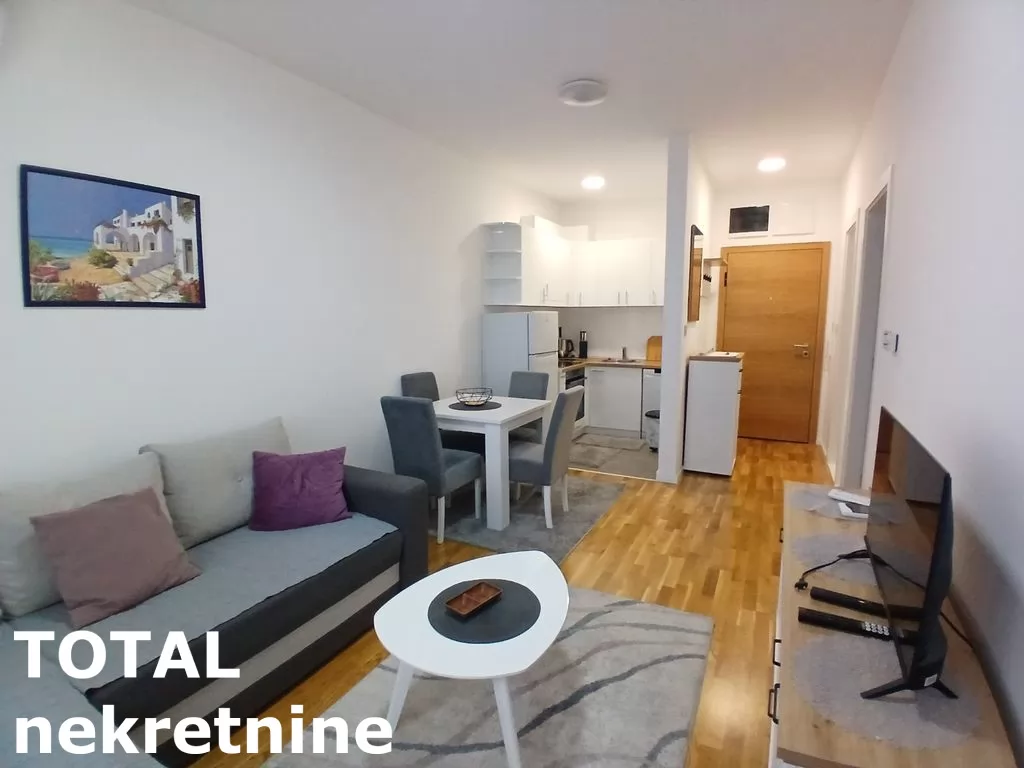 Stanovi,NOVI SAD,CENTAR,kv: 38.00, € 400, ID: 9189885 5