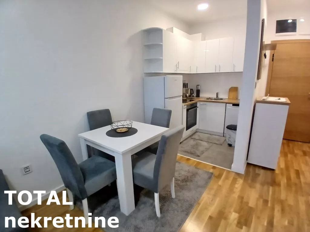 Stanovi,NOVI SAD,CENTAR,kv: 38.00, € 400, ID: 9189885 6