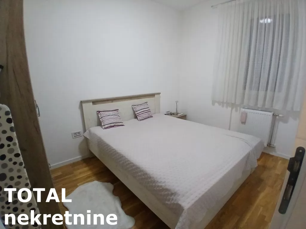 Stanovi,NOVI SAD,CENTAR,kv: 38.00, € 400, ID: 9189885 9