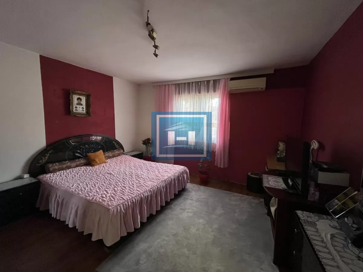 KUĆA U CENTRU ĆUPRIJE 8