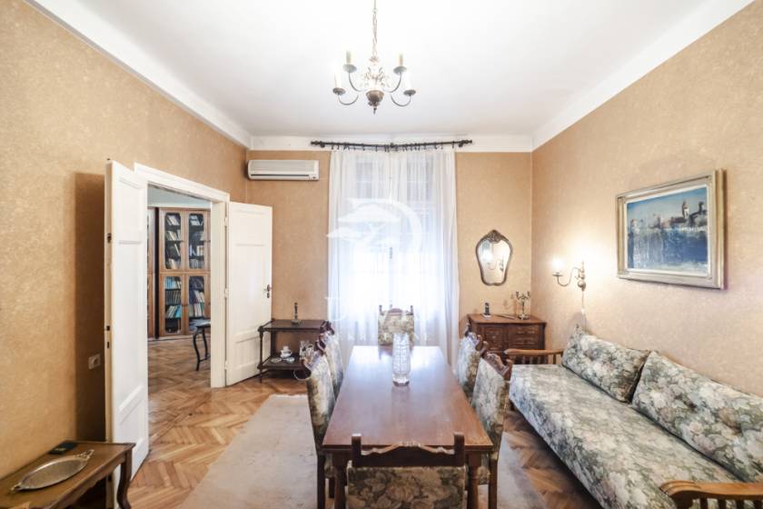 Prostran salonski stan od 103 m² u srcu Beograda  Svetozara Radića 2