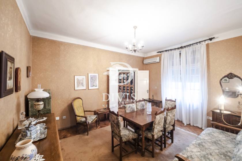 Prostran salonski stan od 103 m² u srcu Beograda  Svetozara Radića 4