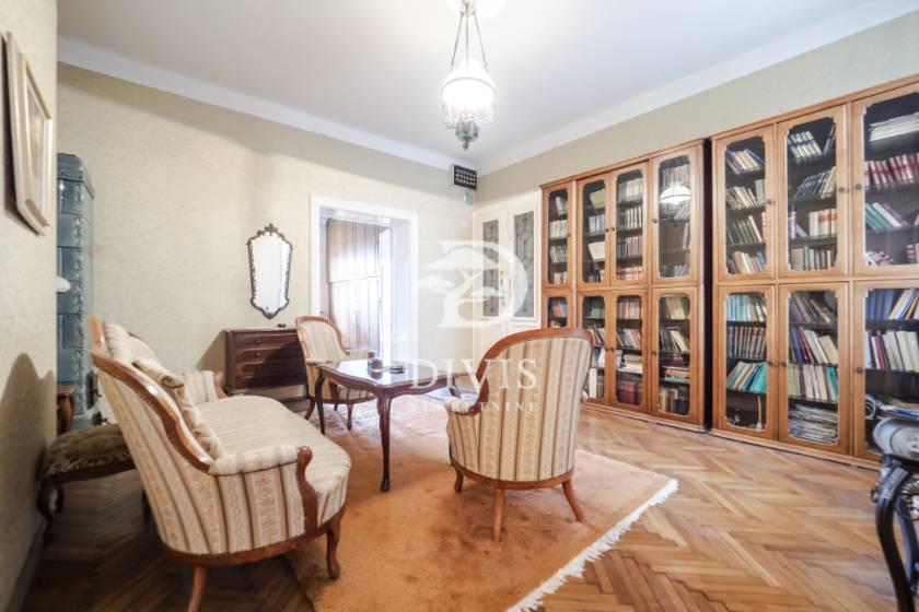 Prostran salonski stan od 103 m² u srcu Beograda  Svetozara Radića 5