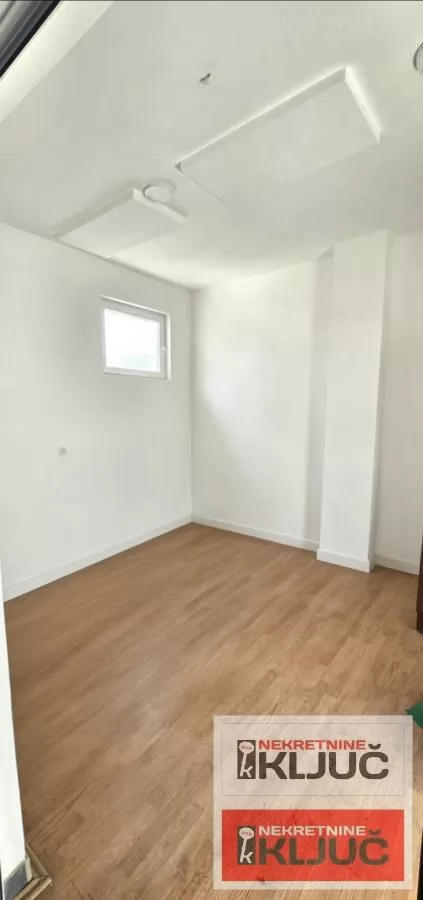 VETERNIK IZDAJE SE VIŠENAMENSKA HALA 8