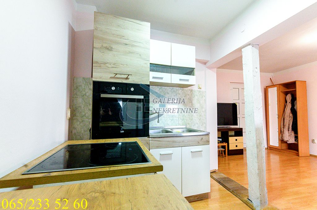 Zvezdara  Đeram pijaca   Đakovačka 37m2 3