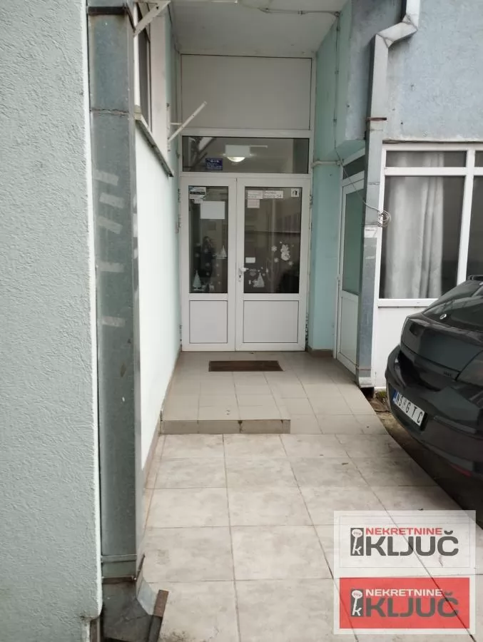 Dobar dvosoban stan na Sajmu 7