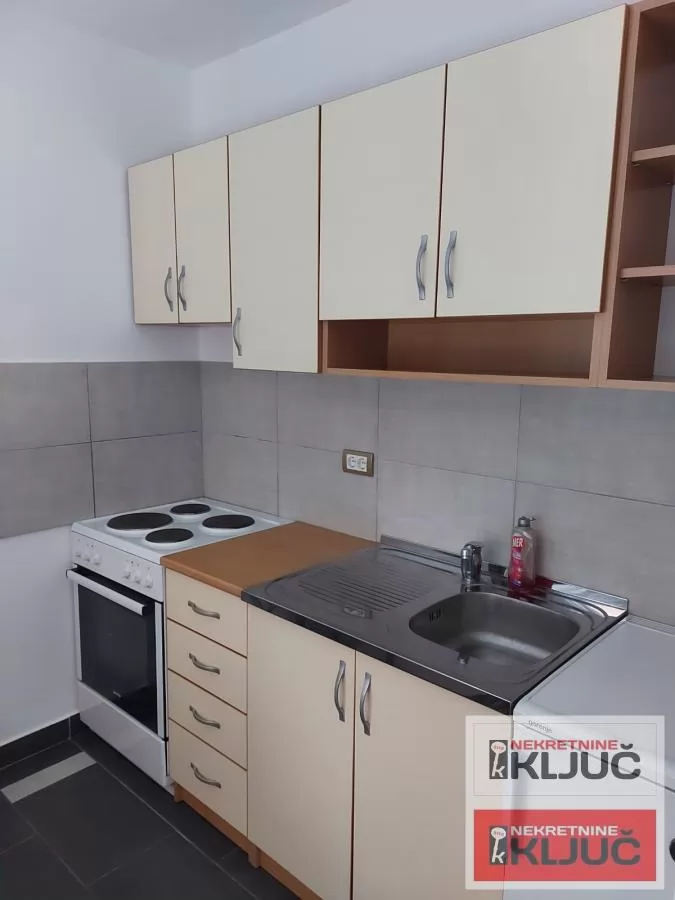 Dobar stan na grbavici 3