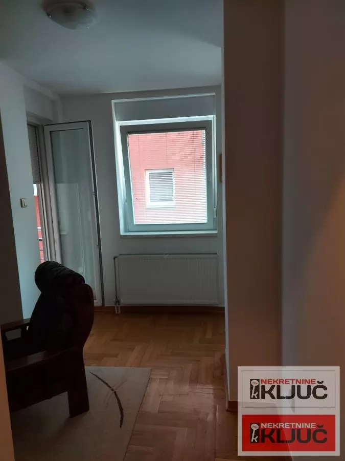 Dobar stan na grbavici 5