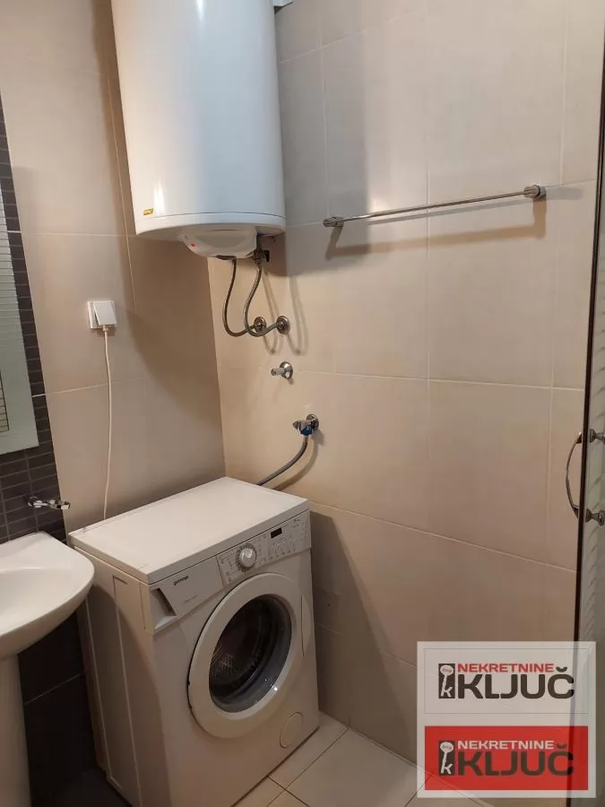 Dobar stan na grbavici 7