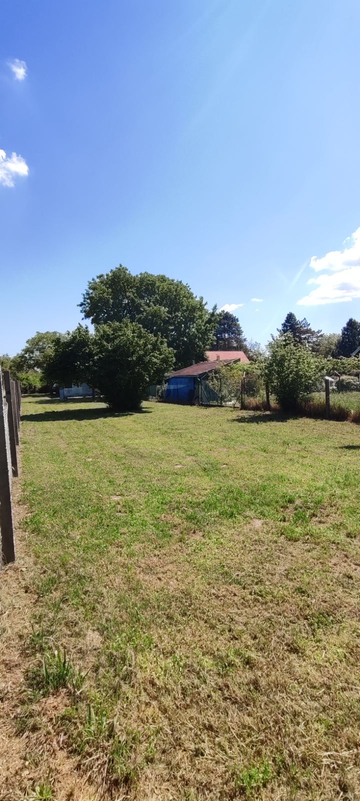 Prodajem plac Novi Sad Veternik 2