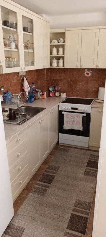 Prodajem nov moderno opremljen stan 2