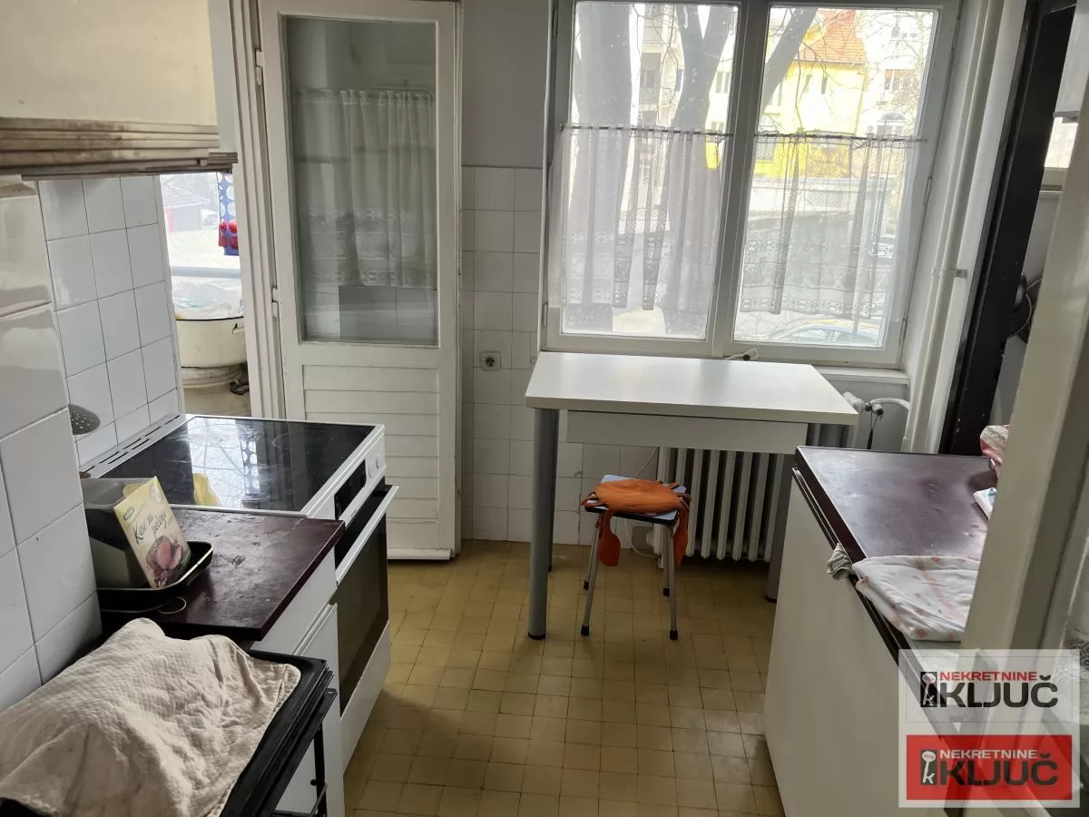 BLIZINA SPENSA, 86m2+terase, Četvorosoban može za Poslovni prostor 4