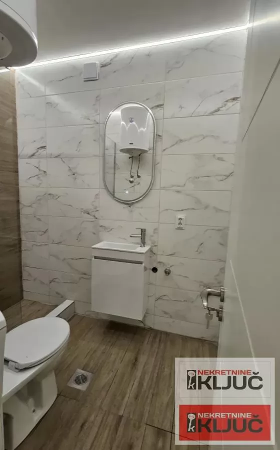 CENTAR, 21m2, Jednosoban, SALONAC kod Izvršnog veća, Renoviran 12
