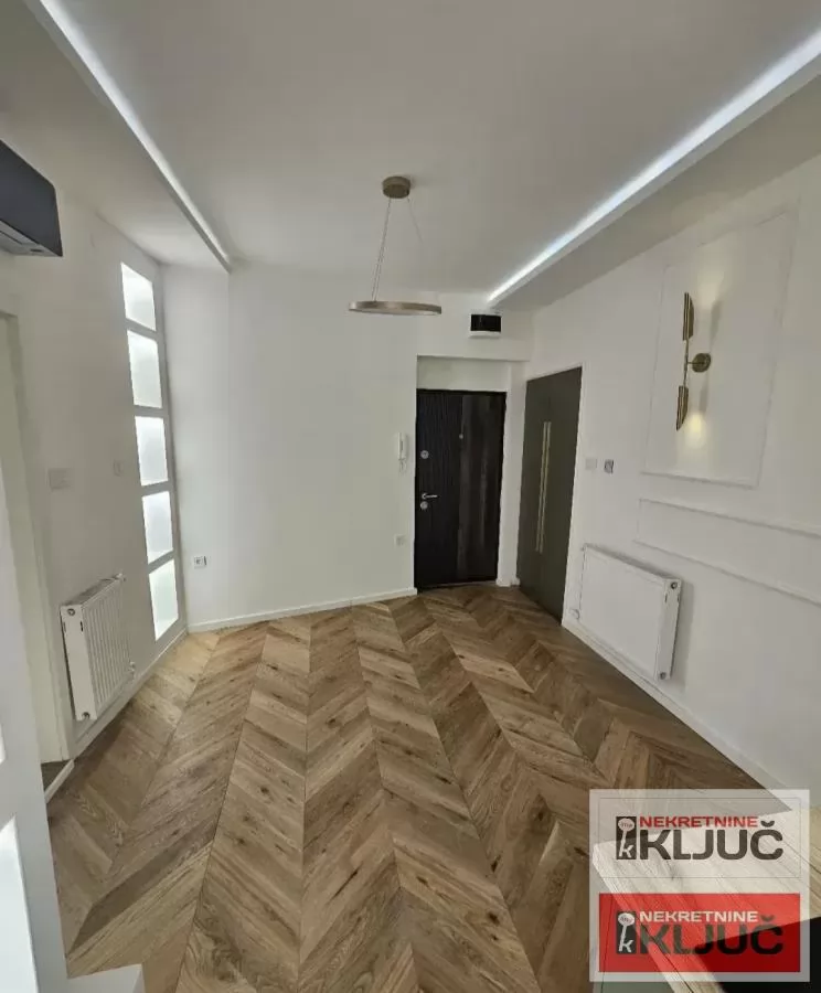 CENTAR, 21m2, Jednosoban, SALONAC kod Izvršnog veća, Renoviran 5