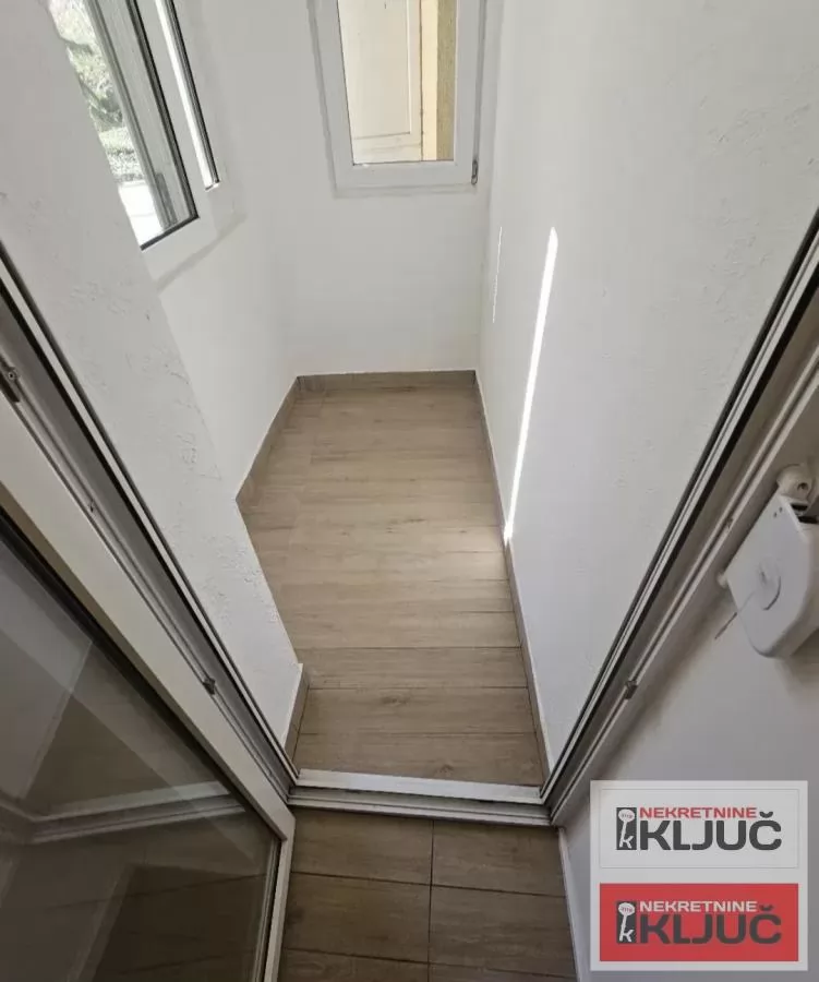 CENTAR, 21m2, Jednosoban, SALONAC kod Izvršnog veća, Renoviran 7