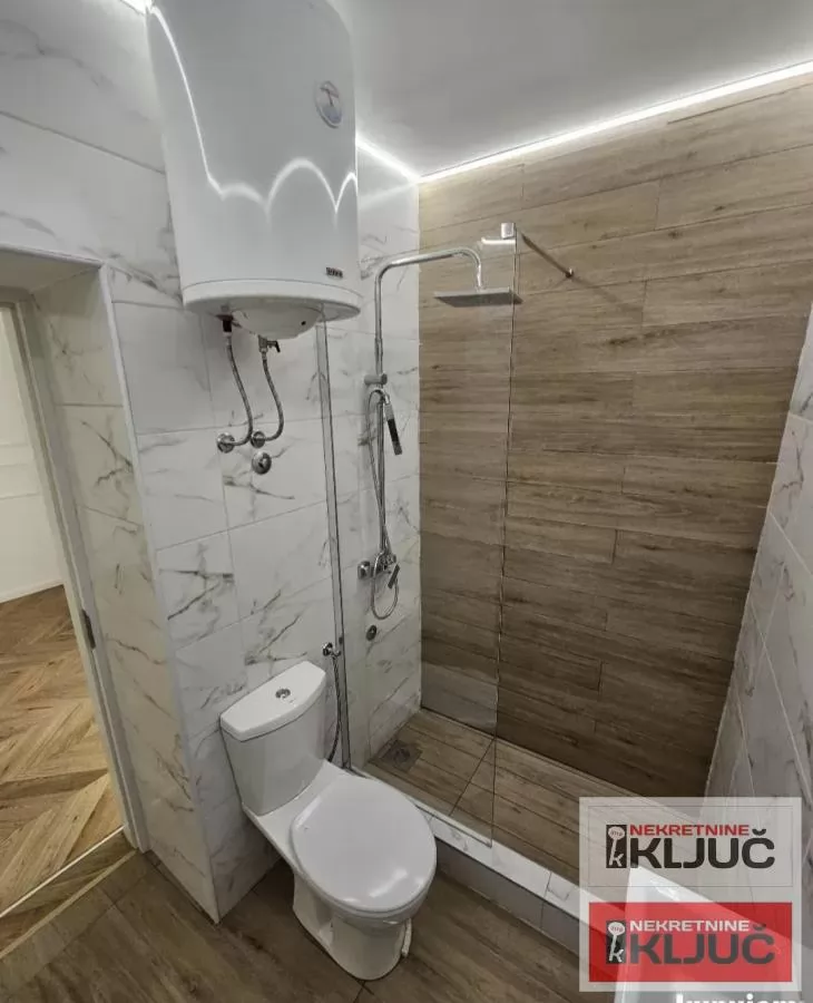 CENTAR, 21m2, Jednosoban, SALONAC kod Izvršnog veća, Renoviran 9