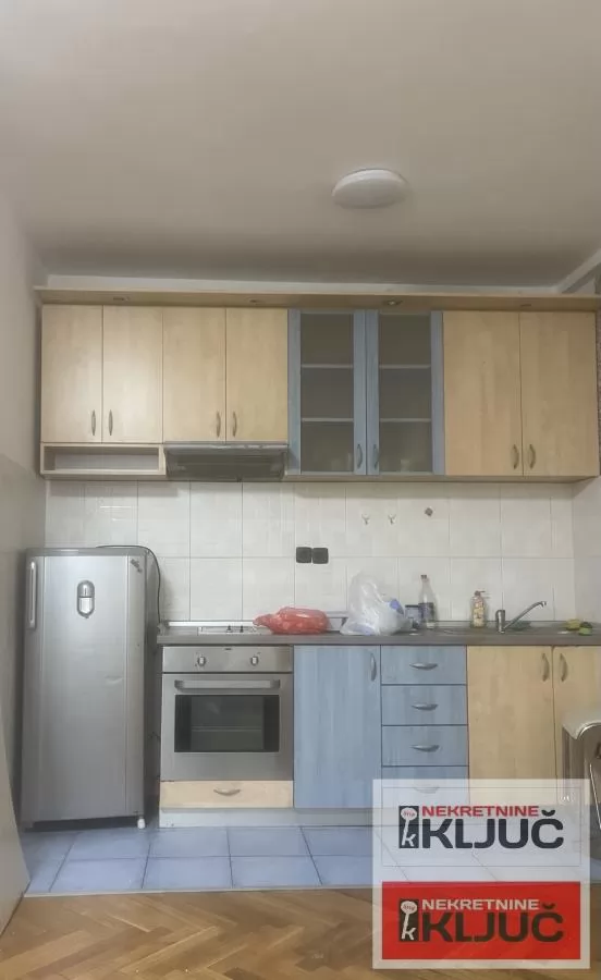 Odlican jednoiposoban stan na Limanu 1 7