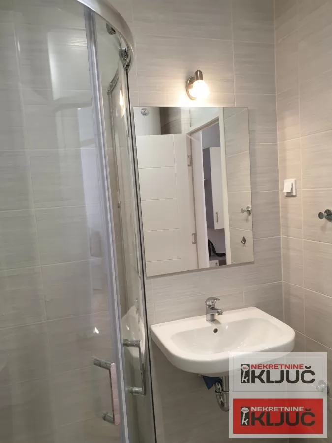 TELEP IZDAJE SE JEDNOIPOSOBAN NAMEŠTEN STAN 10