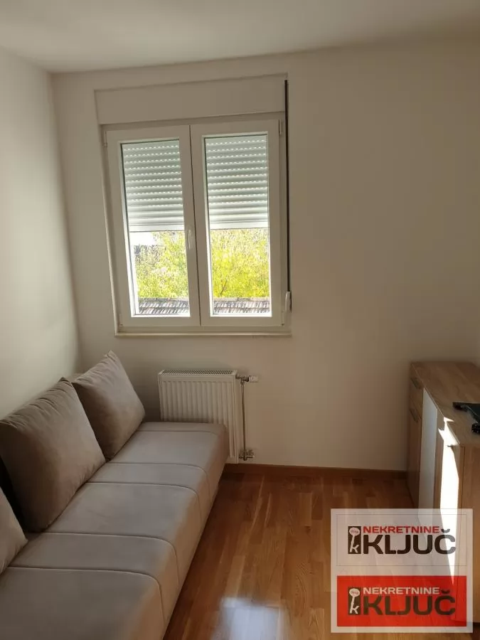 TELEP IZDAJE SE JEDNOIPOSOBAN NAMEŠTEN STAN 4