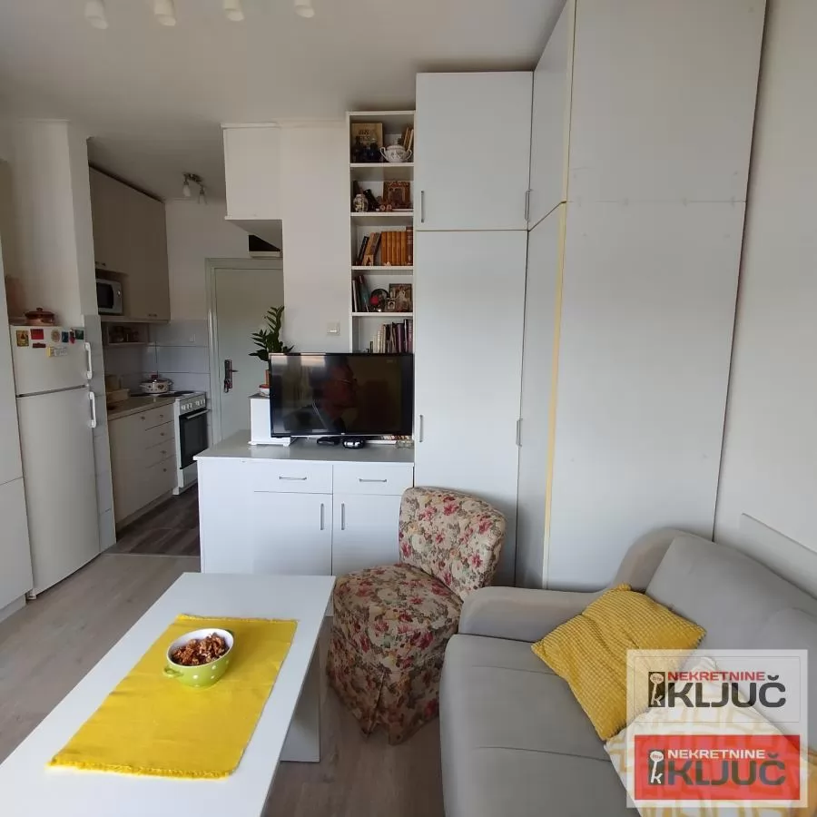 BEOGRADSKI KEJ, 19m2, Garsonjera, Polunameštena 2