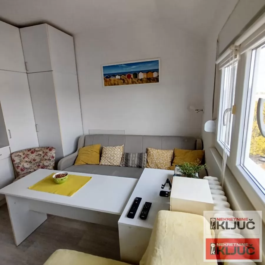 BEOGRADSKI KEJ, 19m2, Garsonjera, Polunameštena 3