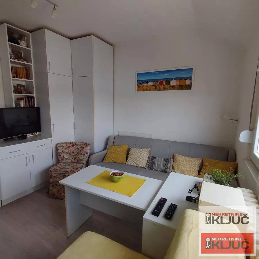 BEOGRADSKI KEJ, 19m2, Garsonjera, Polunameštena 5