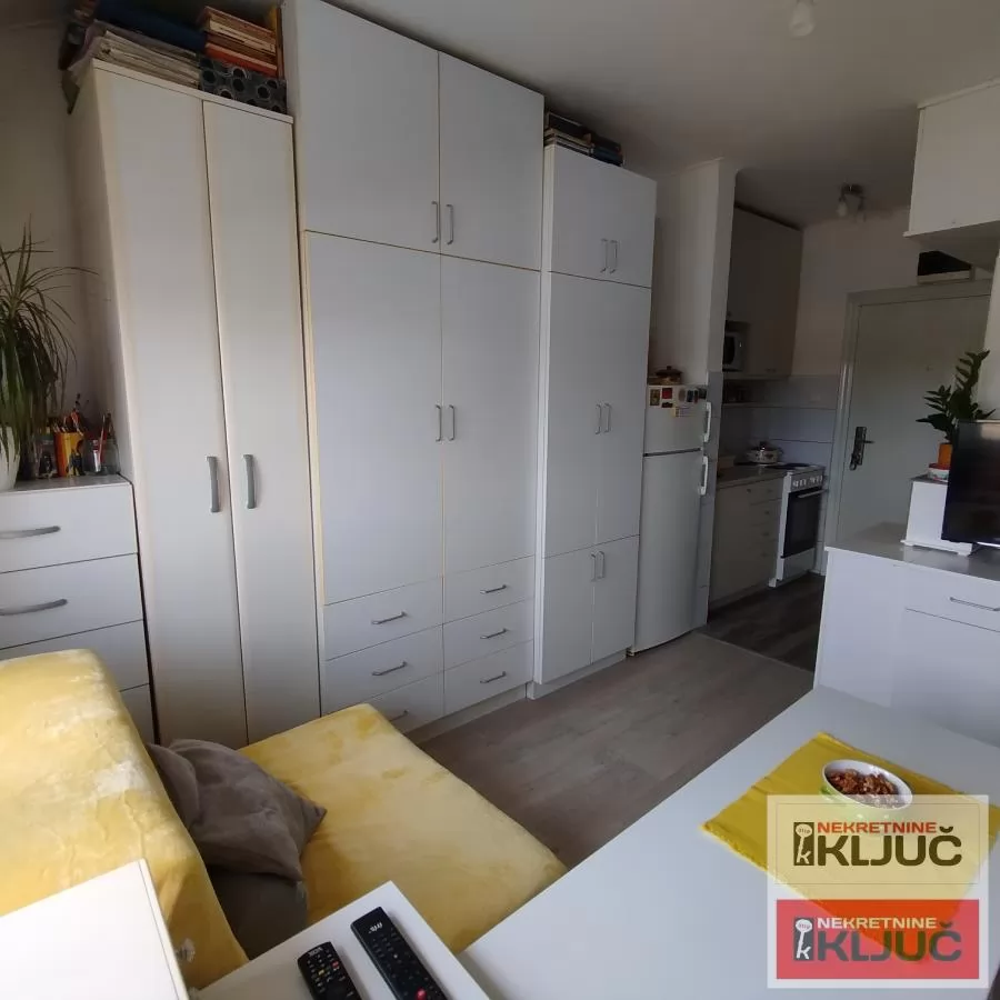 BEOGRADSKI KEJ, 19m2, Garsonjera, Polunameštena 6