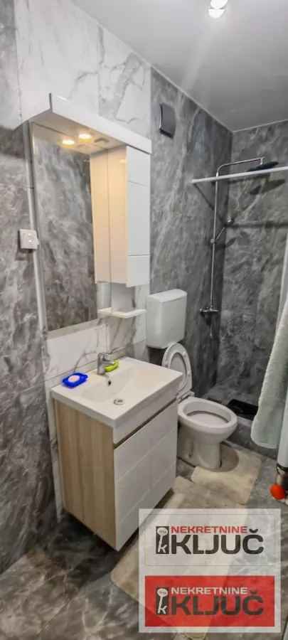 PETROVARADIN, 58m2, Dvoiposoban, Namešten, Parking 11