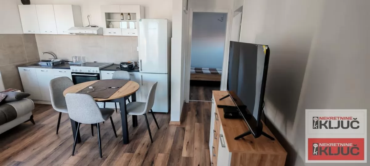 PETROVARADIN, 58m2, Dvoiposoban, Namešten, Parking 2