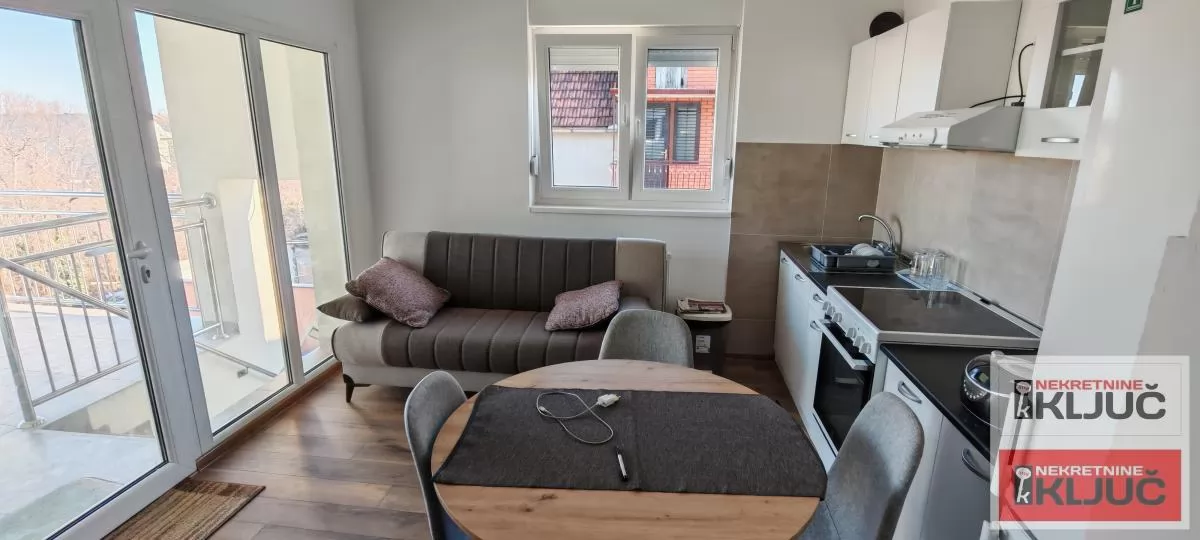 PETROVARADIN, 58m2, Dvoiposoban, Namešten, Parking 3