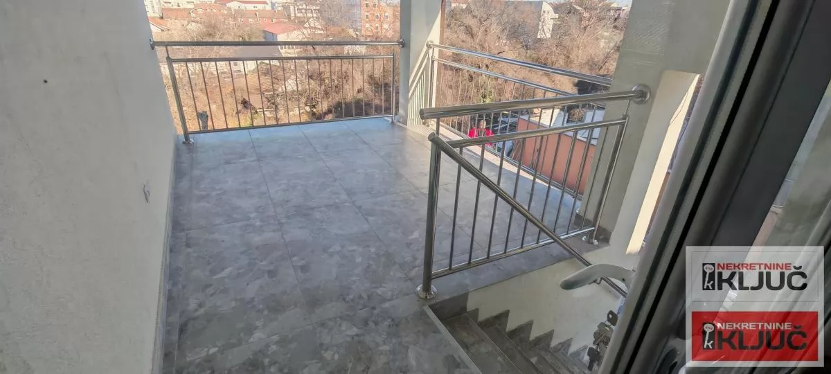 PETROVARADIN, 58m2, Dvoiposoban, Namešten, Parking 5