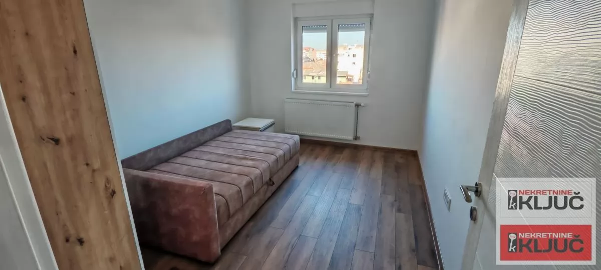 PETROVARADIN, 58m2, Dvoiposoban, Namešten, Parking 7