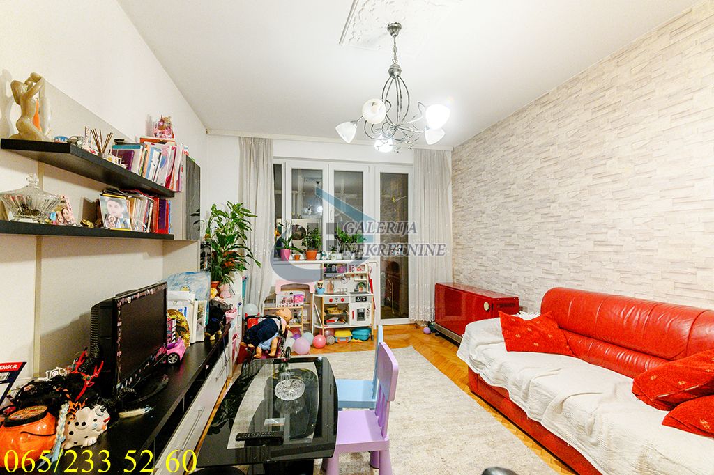 Palilula  Karaburma   Dr Đorđa Joanovića 72m2 1