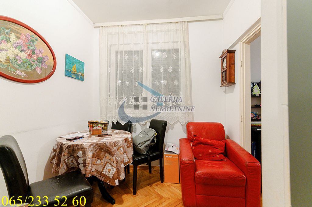 Palilula  Karaburma   Dr Đorđa Joanovića 72m2 4