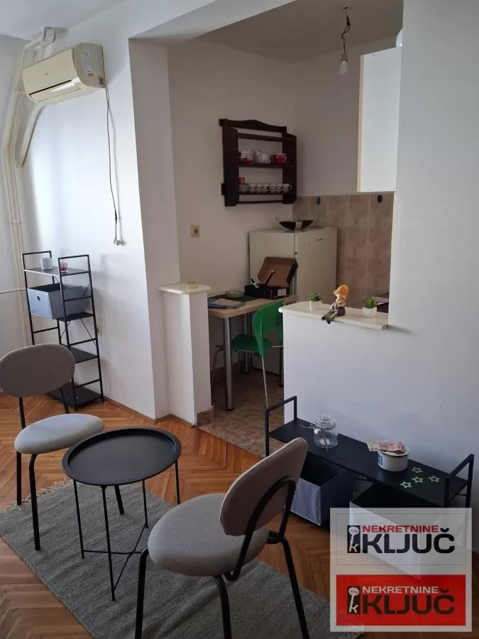 BULEVAR OSLOBOĐENJA IZDAJE SE NAMEŠTENA GARSONJERA 4