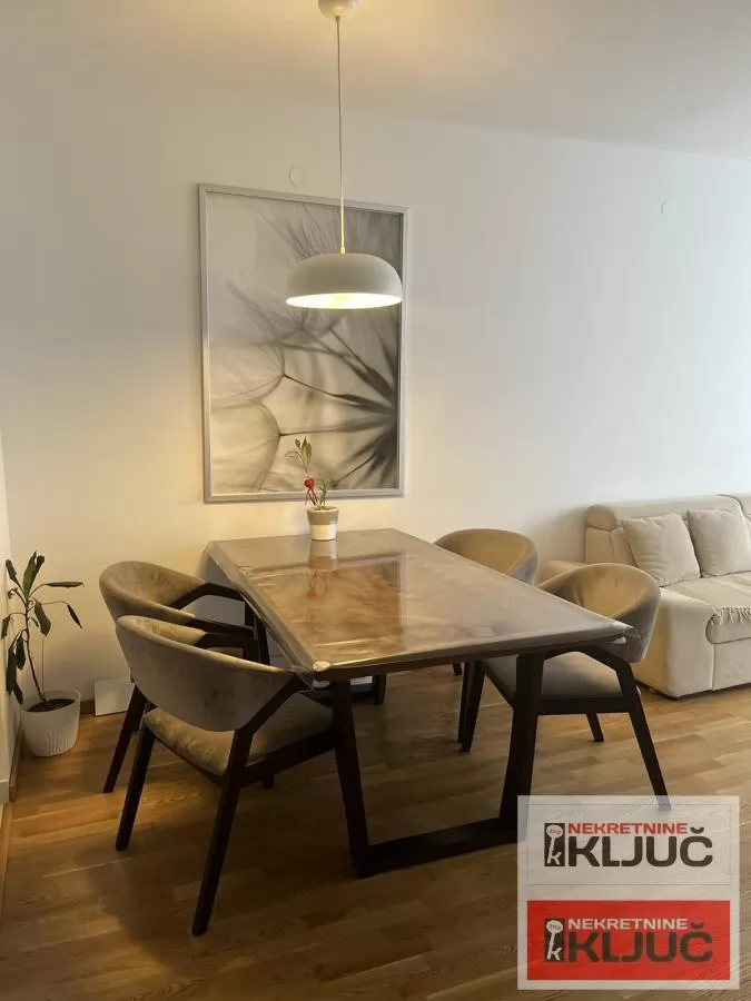 KOD SUP-A, 62m2, Dvoiposoban-polunamešten, KRALJEV PARK 11