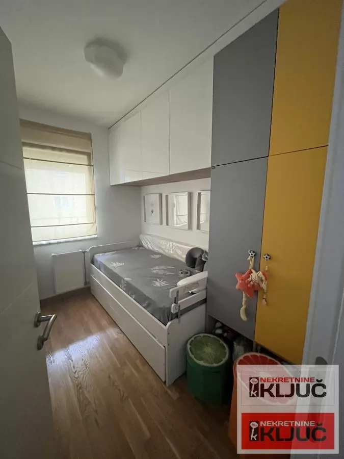 KOD SUP-A, 62m2, Dvoiposoban-polunamešten, KRALJEV PARK 5