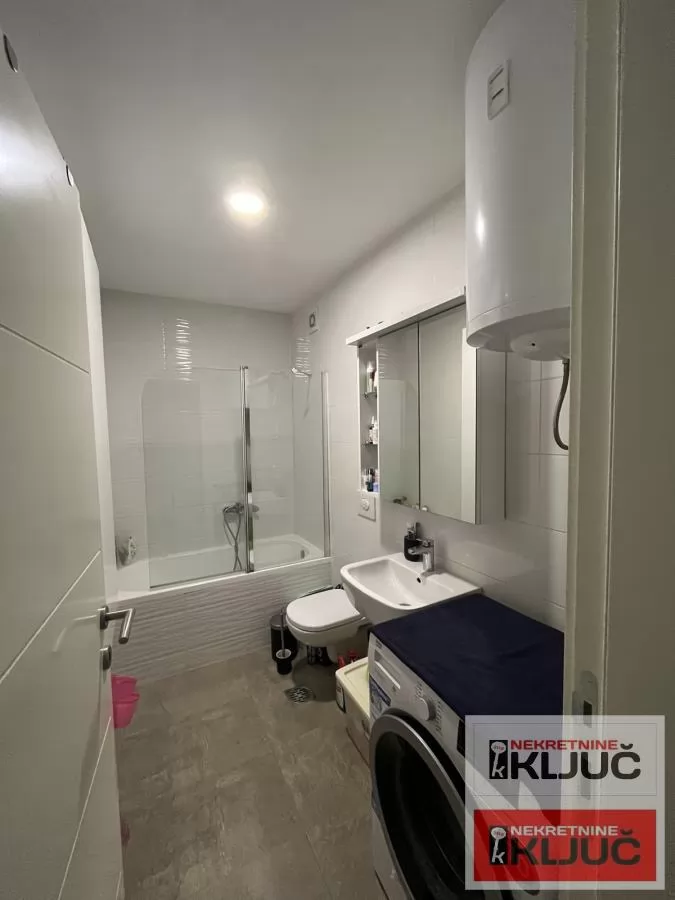 KOD SUP-A, 62m2, Dvoiposoban-polunamešten, KRALJEV PARK 8