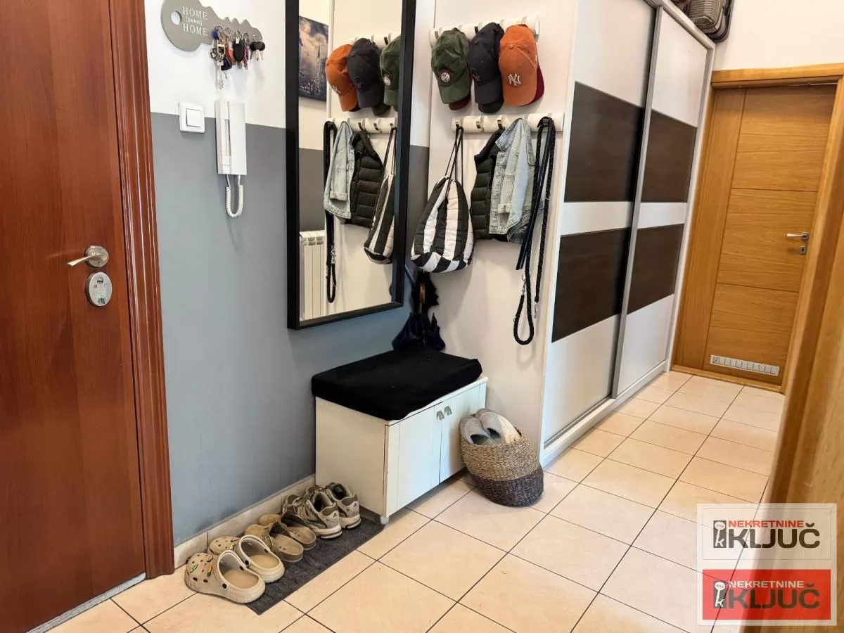 LIMAN 3, 79 m2, Trosoban, Namešten 10