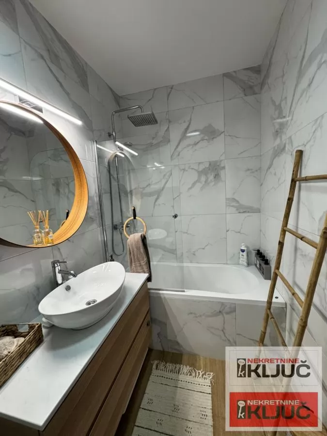 LIMAN 3, 79 m2, Trosoban, Namešten 14