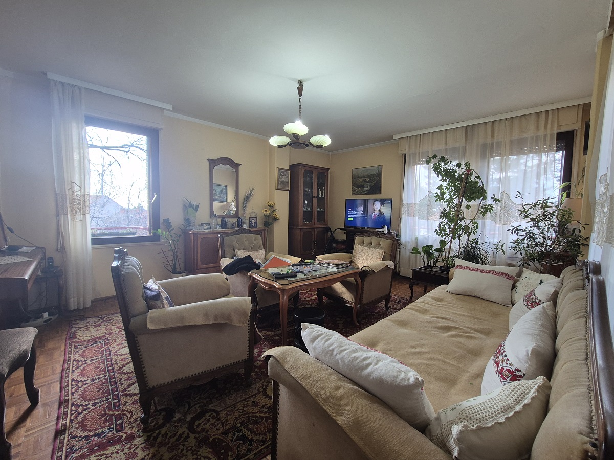 Komforan četvoroiposoban stan na Ceraku 98m2 1