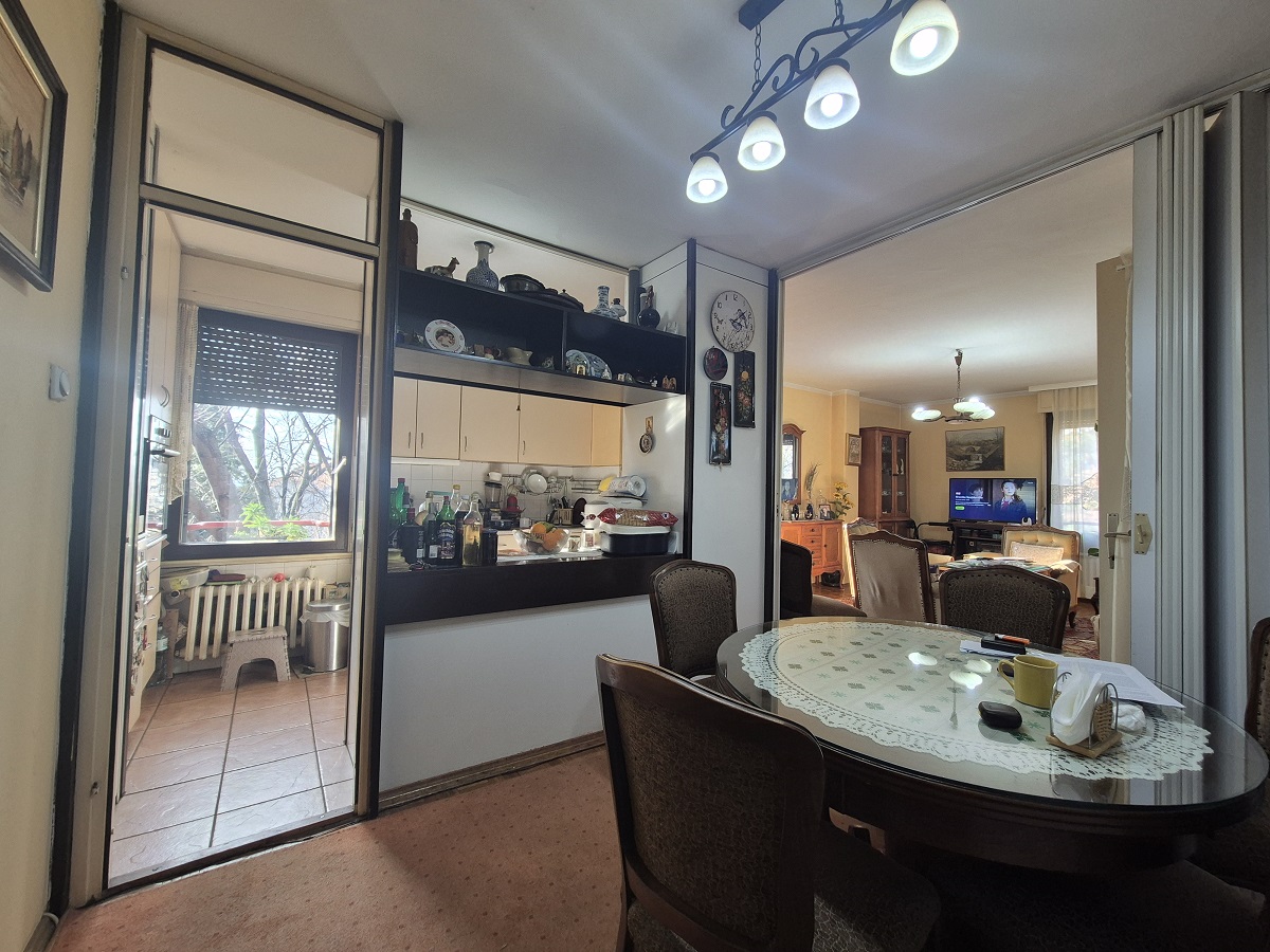 Komforan četvoroiposoban stan na Ceraku 98m2 3