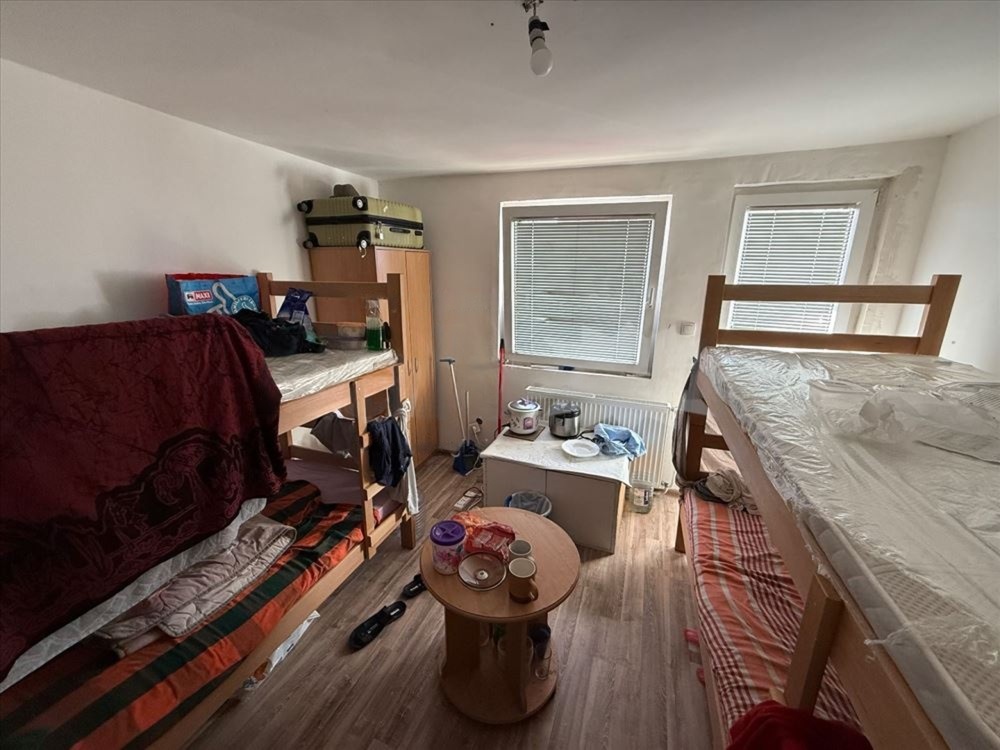 Prodajem kucu smeštaj za radnike 5