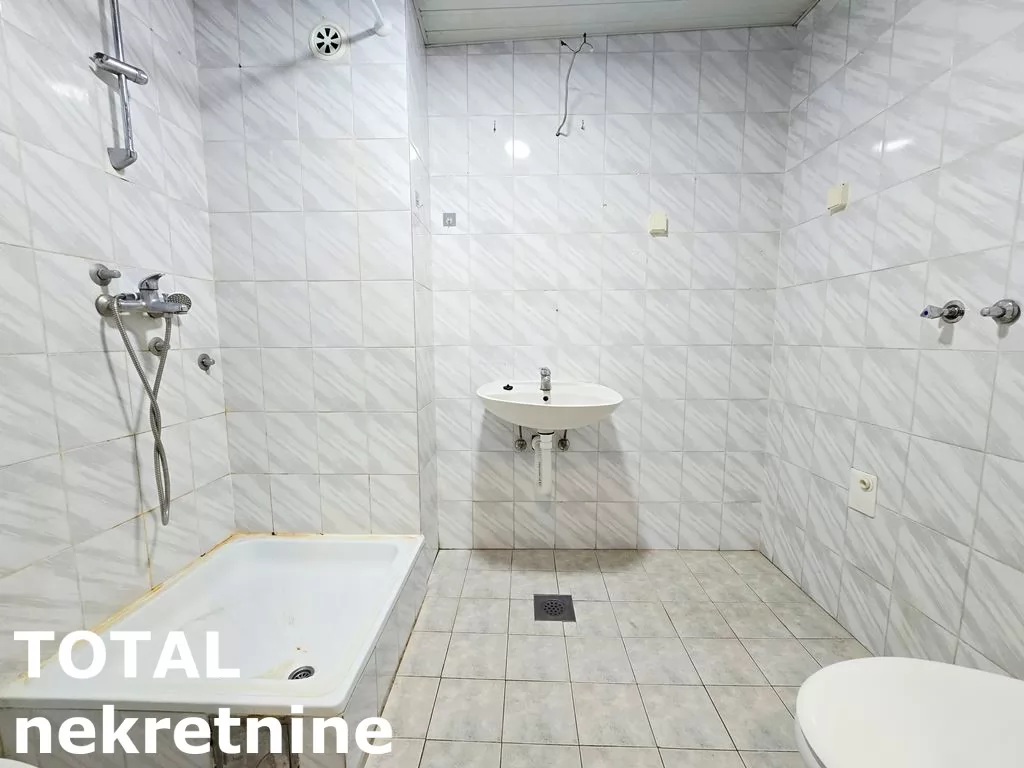 Stan,NOVI SAD,PODBARA,kv: 41.00, € 123000, ID: 1102339 7