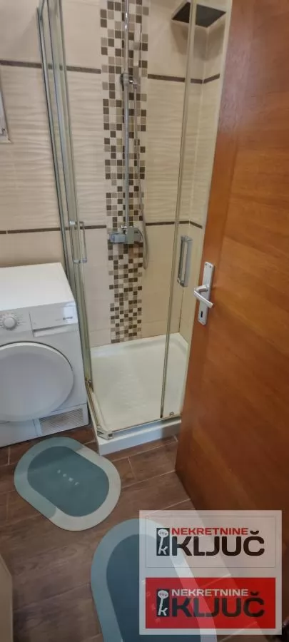 VETERNIK, 88m2, Četvorosoban, Garaža, Dvorište 8