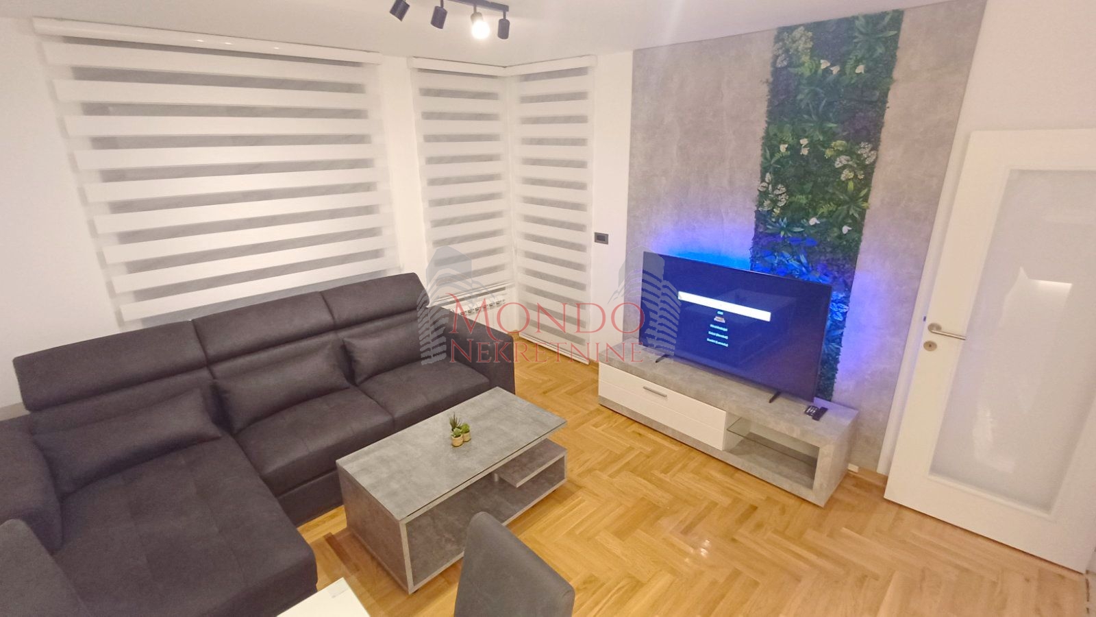 Jednoiposban stan u novoj zgradi preko puta parka Cair, garaza 1